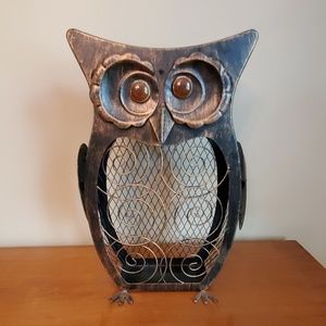 Metal wine cork holder